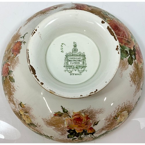 154 - MISC. CHINA AND PORCELAIN INCLUDING WORCESTER CROWN WARE BOWL, TWO HAND PAINTED FRUIT PLATES, DOULTO... 