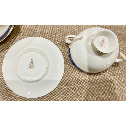 158 - AN EXTENSIVE ROYAL DOULTON PORCELAIN 12 PLACE DINNER SERVICE IN THE CATHAY PATTERN