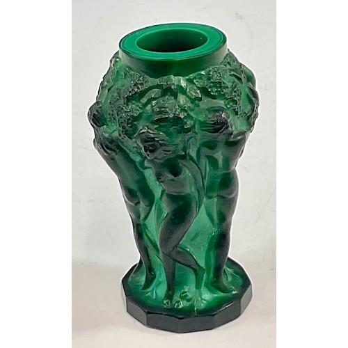 211 - IN THE MANNER HOFFMAN & SCHLEVOGT; AN ART DECO CZECHOSLOVAKIAN GREEN MALACHITE GLASS VASE, RELIEF DE... 