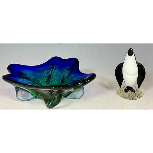 209 - MURANO TYPE DISH AND STUDIO GLASS PENGUIN