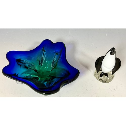 209 - MURANO TYPE DISH AND STUDIO GLASS PENGUIN