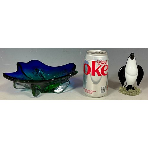 209 - MURANO TYPE DISH AND STUDIO GLASS PENGUIN