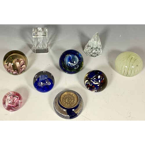 218 - MISC. GLASS PAPERWEIGHTS INC. CAITHNESS