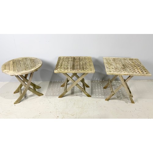 520 - 3 BRAMBLECREST GARDEN TABLES INC 2 50cm SQUARE TEAK GARDEN TABLES AND A 50cm DIAMETER TEAK GARDEN TA... 