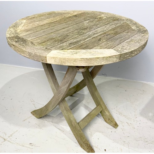 520 - 3 BRAMBLECREST GARDEN TABLES INC 2 50cm SQUARE TEAK GARDEN TABLES AND A 50cm DIAMETER TEAK GARDEN TA... 