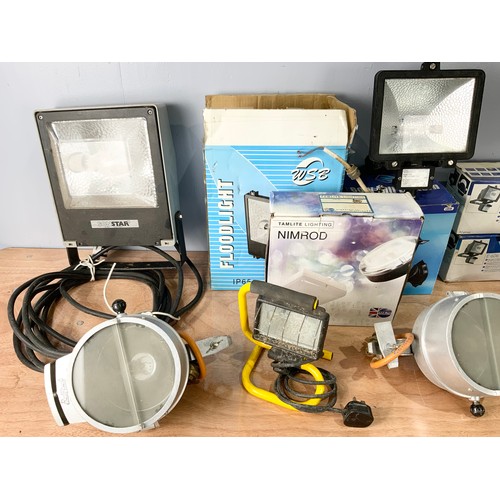 451 - LARGE QUANTITY OF LIGHT FITTINGS INC FLOOD LIGHTS  ETC