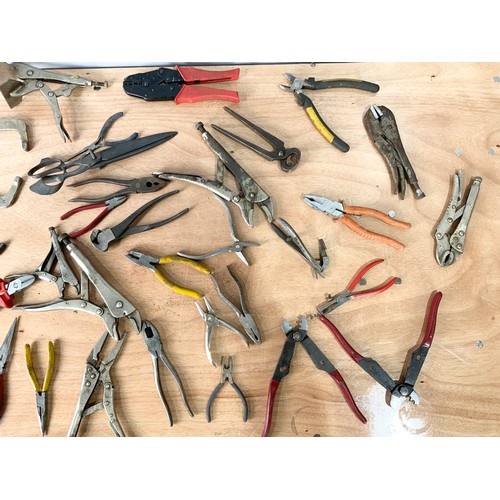 453 - TRAY OF PLIERS , MOLE GRIPS ETC