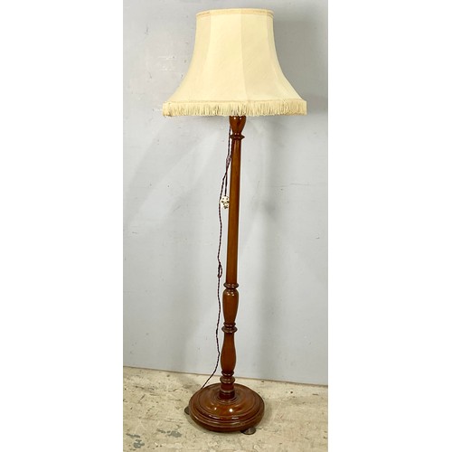 279 - VICTORIAN TURNED MAHOGANY STANDARD LAMP (please note, this has failed it’s PAT test so the cable has... 