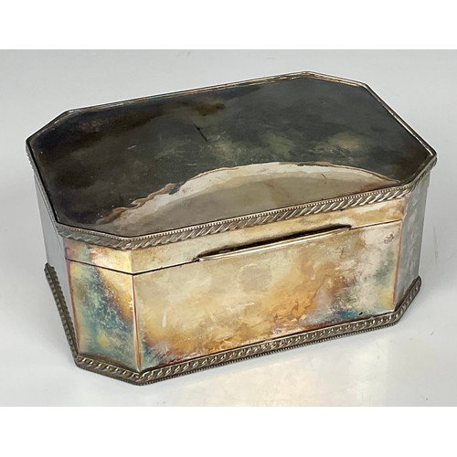 291 - SILVER PLATED BOX WITH HINGED LID TOGETHER WITH A PIE CRUST PLATED TRAY ON SCROLL FEET