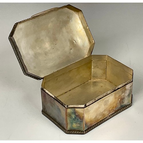 291 - SILVER PLATED BOX WITH HINGED LID TOGETHER WITH A PIE CRUST PLATED TRAY ON SCROLL FEET