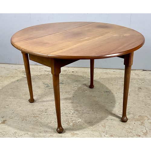 675 - MAHOGANY DROPLEAF TABLE, APPROX. 105 cm dia.