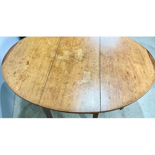 675 - MAHOGANY DROPLEAF TABLE, APPROX. 105 cm dia.