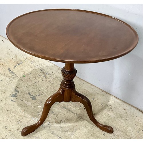 569 - ROUND DISH TOP MAHOGANY OCCASIONAL TABLE ON TRIPOD BASE. Approx. 68cm high x 73cm dia.