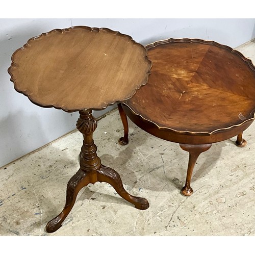 602 - ROUND TOP TABLE ON FOUR LEGS AND A PEDESTAL OCCASIONAL TABLE WITH PIE CRUST TOP WITH JOHN MURPHY CAB... 