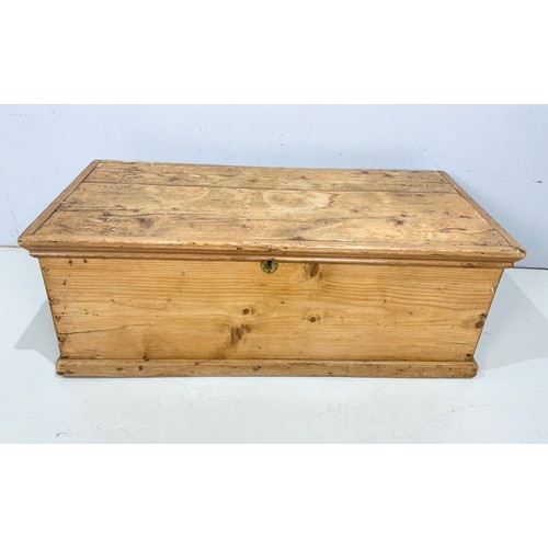 598 - PINE BLANKET BOX WIDTH 95cm