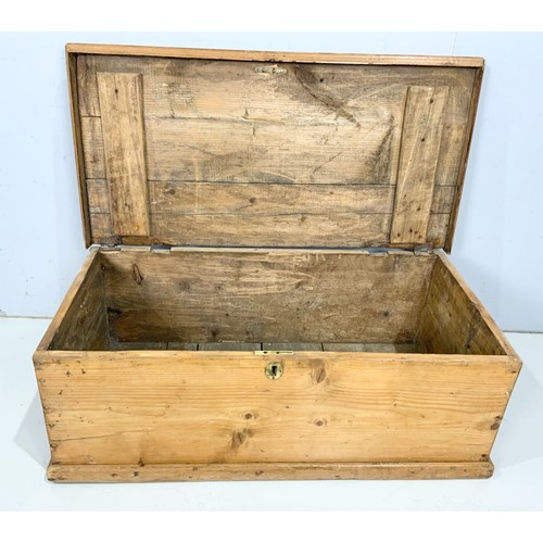 598 - PINE BLANKET BOX WIDTH 95cm