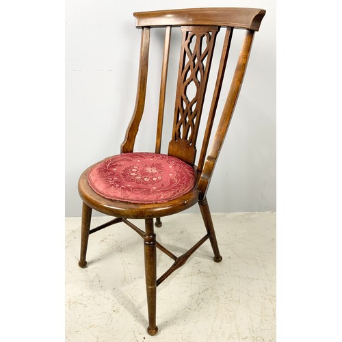 706 - INLAID CHAIR WITH ROUND SEAT