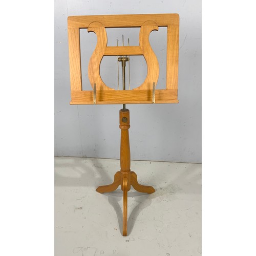 651 - LYRE SHAPED MUSIC STAND TELESCOPIC, ROTATING