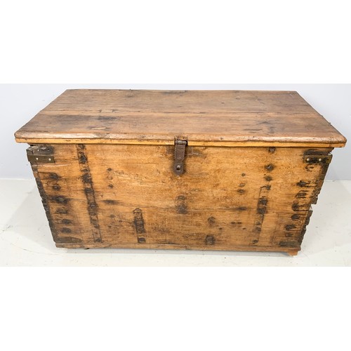 576 - COFFER / BLANKET BOX  WIDTH 96cm