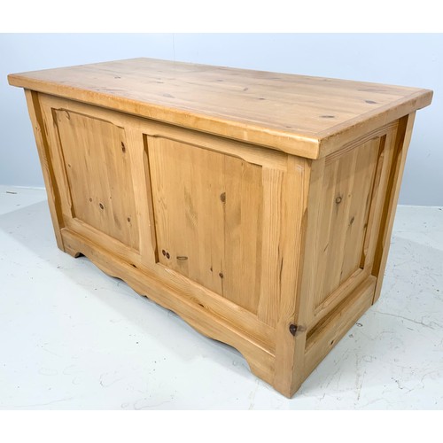 550 - PINE BLANKET CHEST WIDTH 104cm