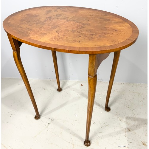 561 - 3 SMALL WOODEN TABLES LARGEST 60cm x 41cm