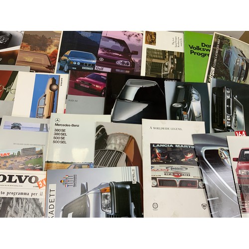 5 - CAR BROCHURES, AN EXTENSIVE COLLECTION OF MIXED BOOKLETS & EPHEMERA