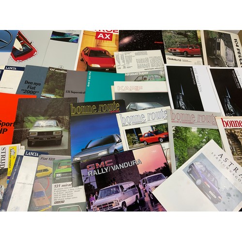 5 - CAR BROCHURES, AN EXTENSIVE COLLECTION OF MIXED BOOKLETS & EPHEMERA