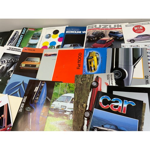 5 - CAR BROCHURES, AN EXTENSIVE COLLECTION OF MIXED BOOKLETS & EPHEMERA