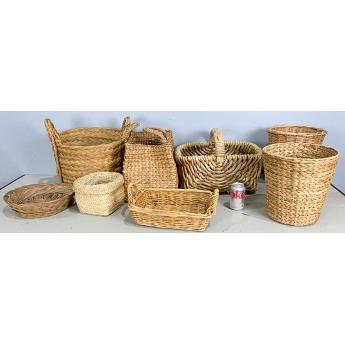 387 - QUANTITY OF WICKERWARE INC BASKET , BINS ETC (8)