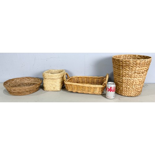 387 - QUANTITY OF WICKERWARE INC BASKET , BINS ETC (8)