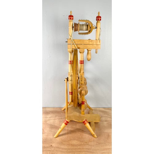 390 - FRANK HERRING & SONS CASTLE STYLE SPINNING WHEEL 90cm TALL