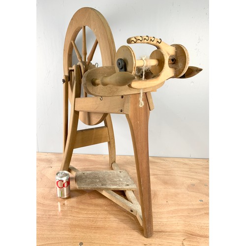 395 - ASHFORD TRADITIONAL SPINNING WHEEL 85cm TALL. POSSIBLY 1975