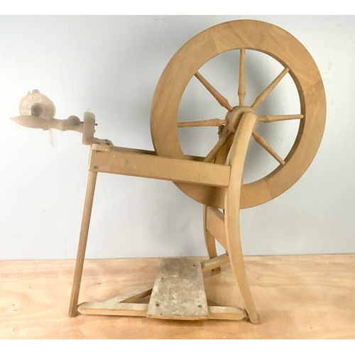 395 - ASHFORD TRADITIONAL SPINNING WHEEL 85cm TALL. POSSIBLY 1975