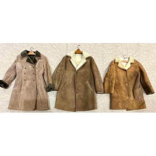 407 - THREE VINTAGE SHEEPSKIN COATS. BAILY’S SIZE 38, RICHARD DRAPER SIZE 40 AND LEATHERCRAFT SIZE NOT KNO... 