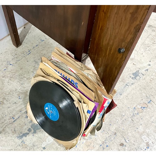 418 - MOSTYL OAK CASED CABINET GRAMOPHONE TOGETHER WITH AN SELECTION OF 78 RPM RECORDS