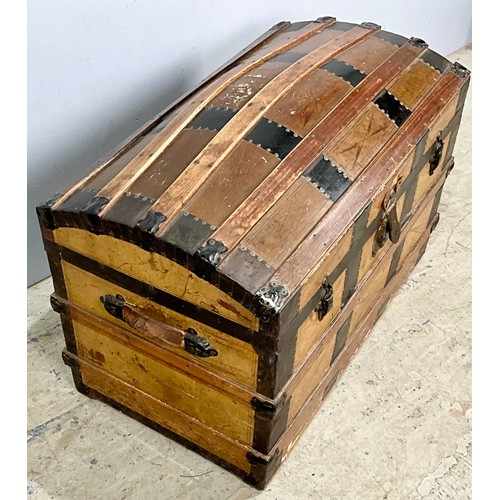 583 - METAL AND WOODEN BOUND DOME TOP TRUNK WITH PAINTED DECORATION, APPROX. 86 cm