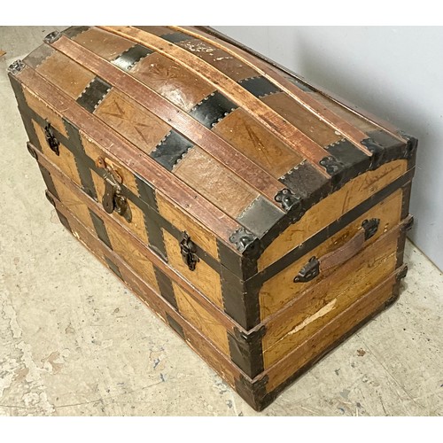 583 - METAL AND WOODEN BOUND DOME TOP TRUNK WITH PAINTED DECORATION, APPROX. 86 cm