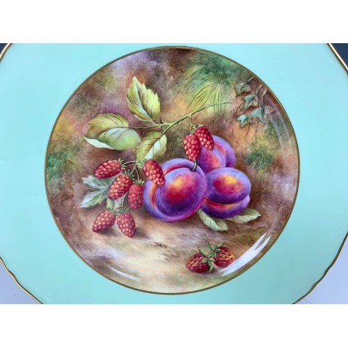 198 - ROYAL WORCESTER CABINET PLATE WITH HAND PAINTED FALLEN FRUIT SIGNED P LOVE WITH A MINT GREEN BORDER ... 