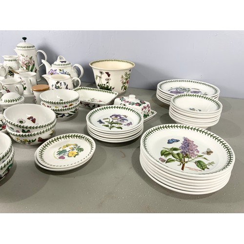 219 - LARGE QUANTITY  PORTMEIRION  BOTANIC GARDEN TABLEWARE 2 TRAYS