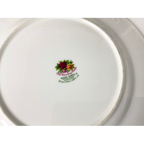 224 - 12 ROYAL ALBERT OLD COUNTRY ROSES TRIOS