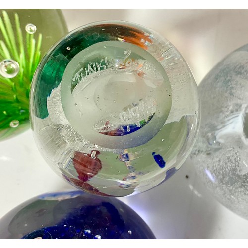 258 - COLLECTION OF 14 GLASS PAPERWEIGHTS