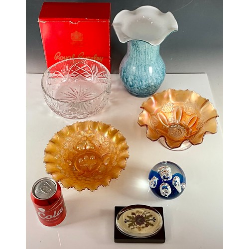 257 - BOXED BRIERLEY CRYSTAL BOWL, LARGE ART GLASS VASE, CARNIVAL GLASS AND PAPERWEIGHTS