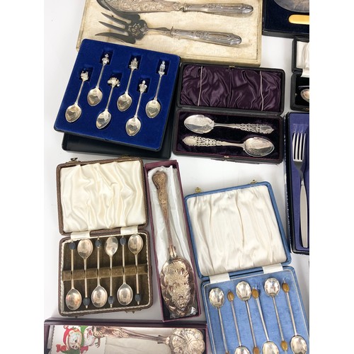 301 - QUANTITY OF BOXED CUTLERY INC SILVER PLATED FISH SERVERS, ONEIDA FROSTFIRE KNIVES, FORKS & SPOONS