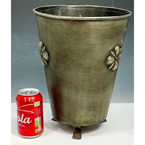 312 - CHAMPAGNE BUCKET/WINE COOLER ON FEET WITH RAISED FLORAL DECORATION