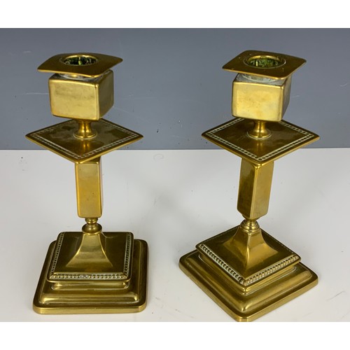 319 - PAIR OF GOOD QUALITY BRASS CANDLESTICK STAMPED T451 19cm TALL TOGETHER WITH BRASS RELIF DECORATED BO... 