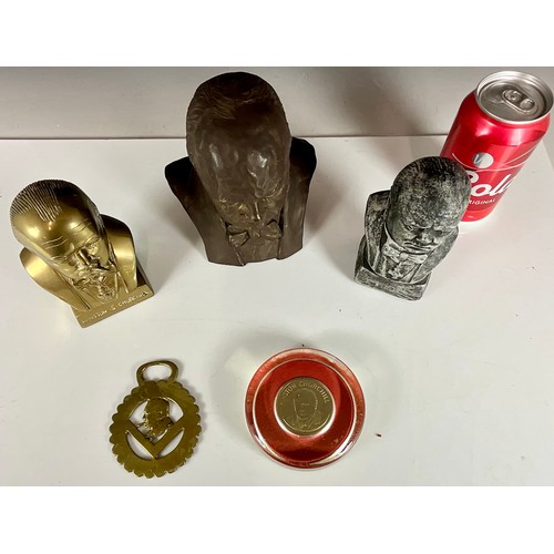 322 - A SMALL BRASS, RESIN AND STONE BUSTS OF WINSTON CHURCHILL TOGETHER WITH A CHURCHILL HORSE BRASS AND ... 