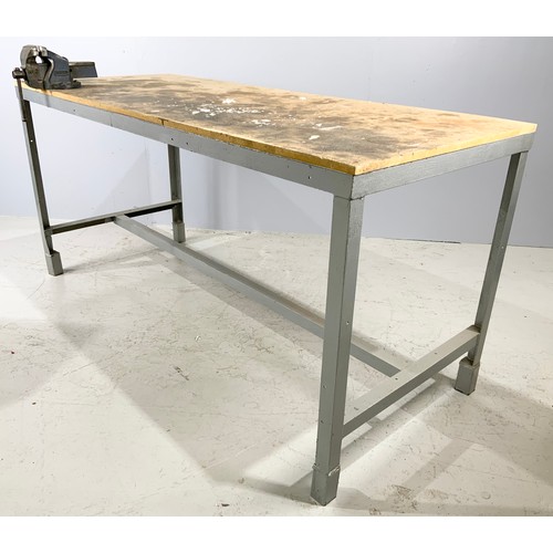 483 - HEAVY WORKSHOP BENCH WITH VICE, APPROX 1984 CM LONG