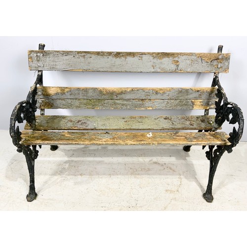 517 - GARDEN BENCH WITH GOOD QUALITY ANTIQUE CAST METAL ENDS POSSIBLY FALKIRK FOUNDRY WIDTH 127cm