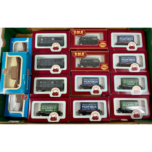 309 - DAPOL, GMR & AIRFIX, 15 BOXED FREIGHT WAGONS, PICKFORDS, C&G AYRES, GLOUCESTER GAS LIGHT