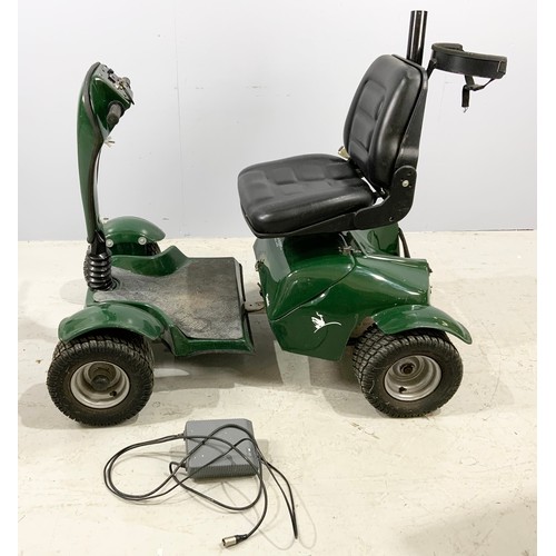 520 - GRASSHOPPER GOLF BUGGY WITH CHARGER